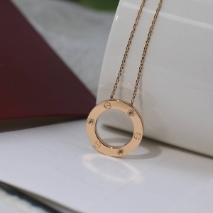 Classic Design Women's Necklace